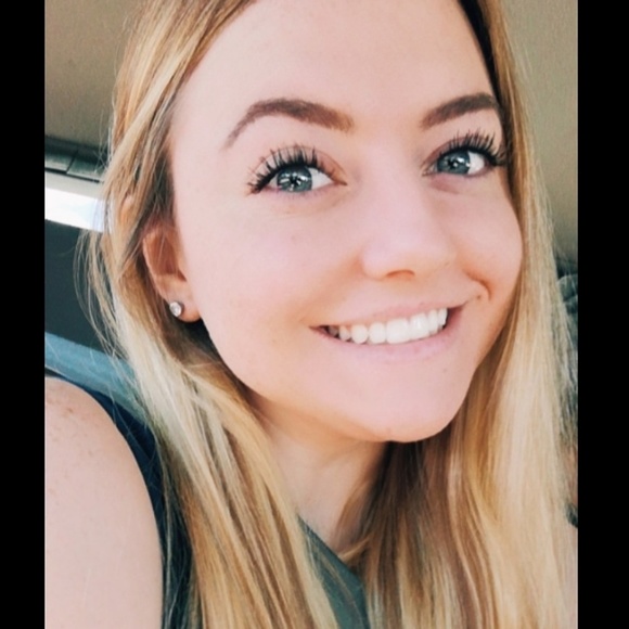 Meet your Posher, Ruth - Picture 1 of 1